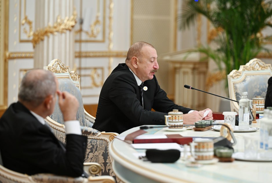 Алиев и Пашинян обсудили продвижение к миру на саммите СНГ