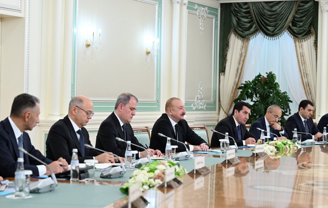 Алиев объявил о снятии ограничений на транзит грузов в Армению