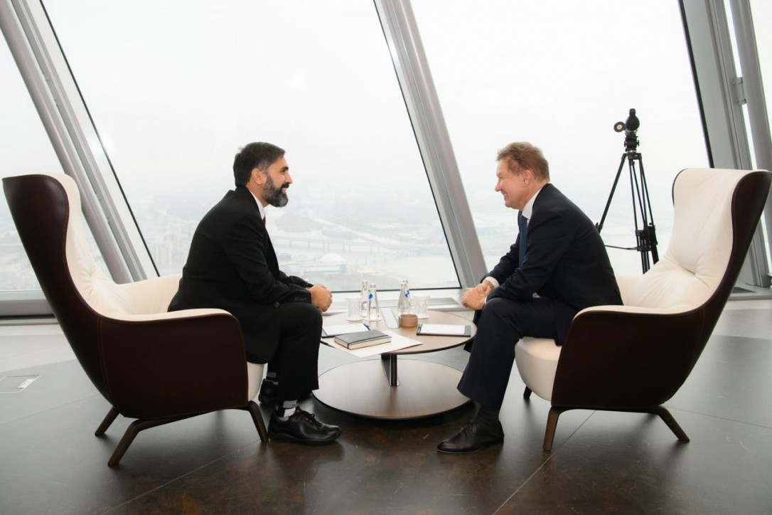 Главы SOCAR и "Газпрома" провели встречу в Санкт-Петербурге