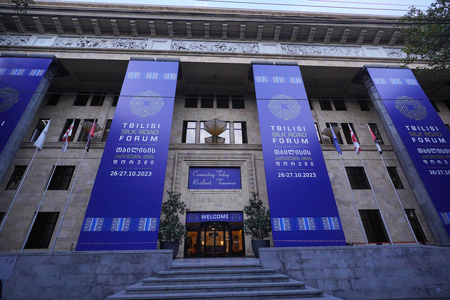 Али Асадов и Никол Пашинян выступят на форуме в Грузии