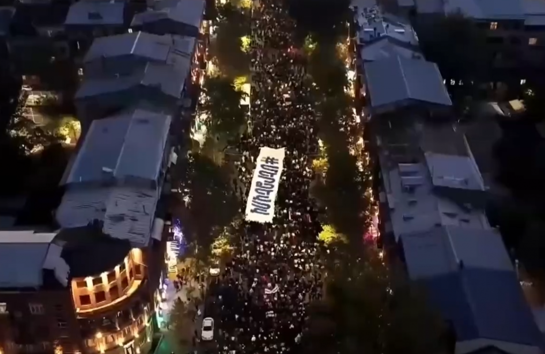 В Ереване начался митинг сторонников арестованных архиепископов Армянской церкви