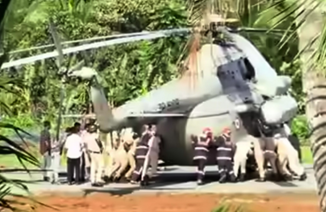 Вертолет президента Индии едва не провалился после посадки