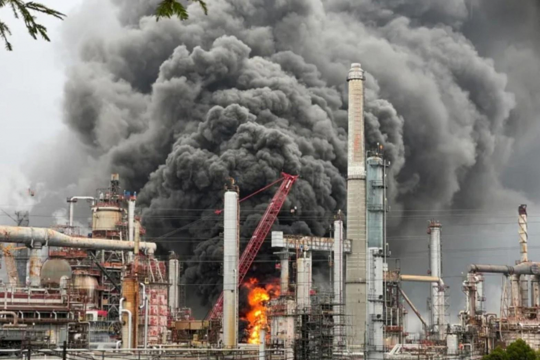 На НПЗ Chevron в Калифорнии произошел взрыв