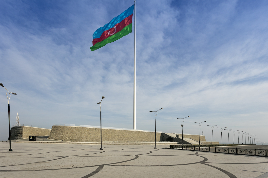 Азербайджанский блогер показал, что жители Казахстана знают об Азербайджане