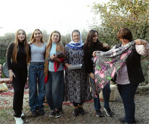 Лейла, Арзу и Алена Алиевы посетили фермерское хозяйство в Лянкяране