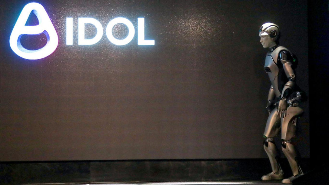 Первый в России человекоподобный робот упал во время презентации