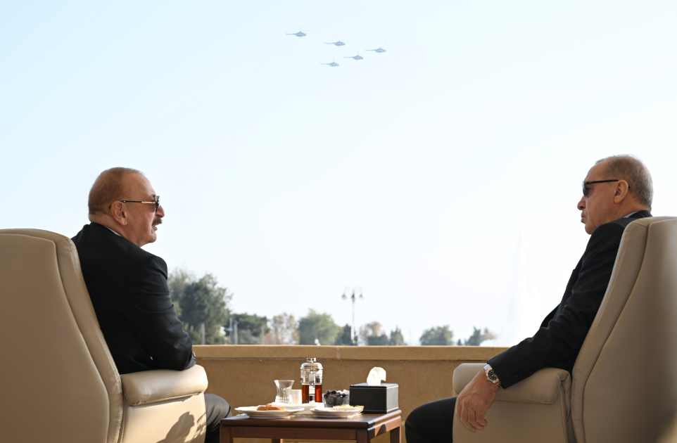 Грандиозный военный парад в Баку