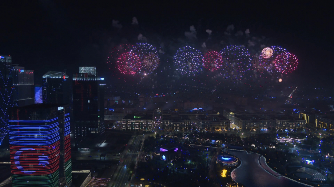 Салют в Ташкенте в честь глав государств, принимающих участие в саммите ЦА