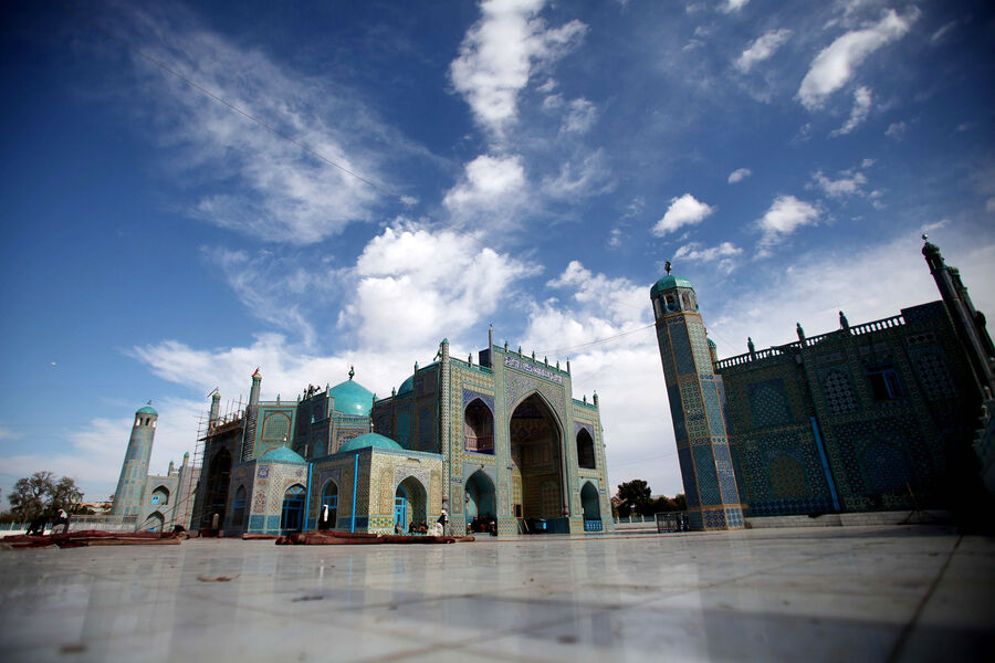 Мощное землетрясение в Афганистане: частично разрушена Голубая мечеть