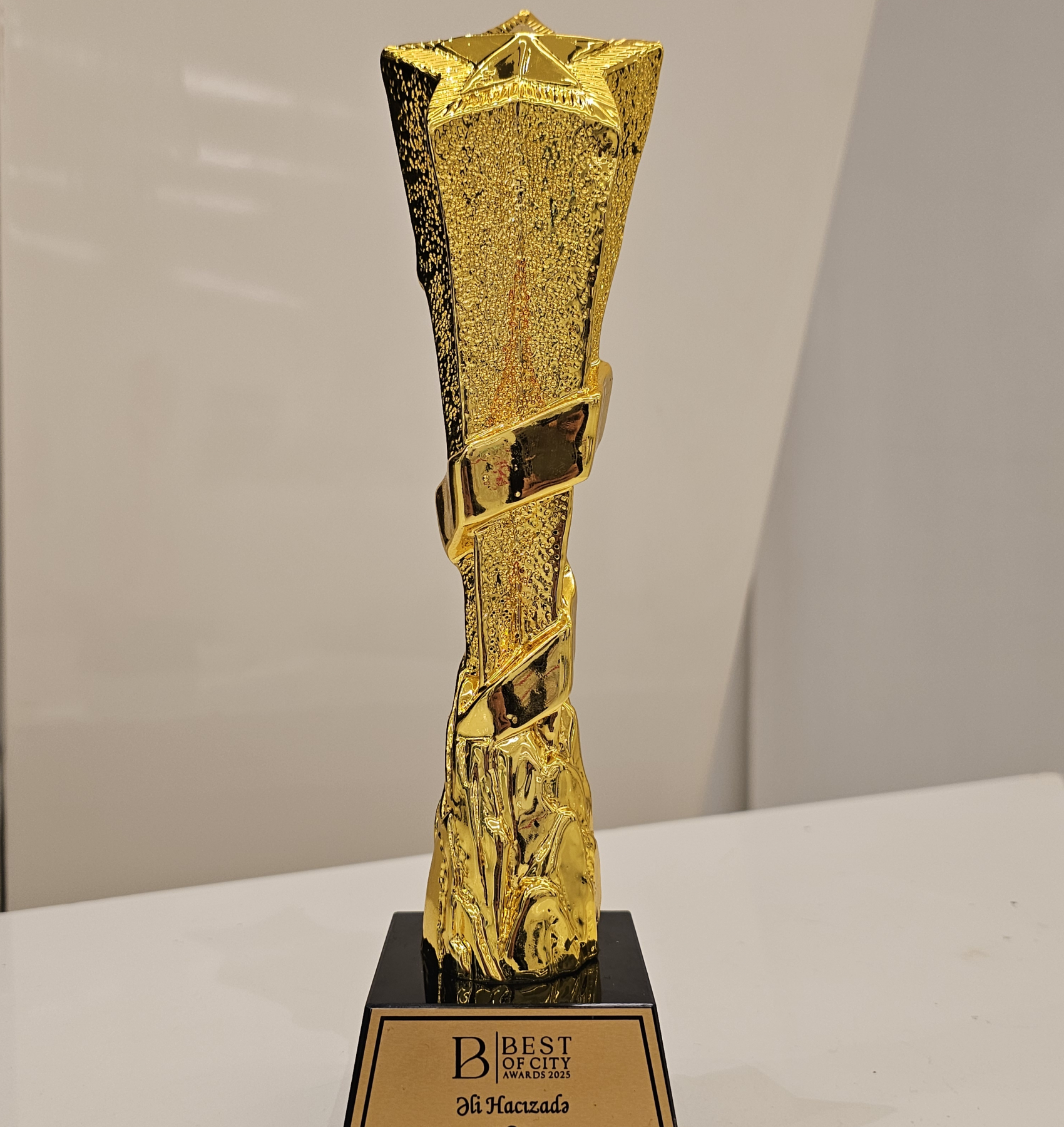 Али Гаджизаде признан «PR‑специалистом года» на церемонии BEST OF CITY AWARDS 2025 в Баку