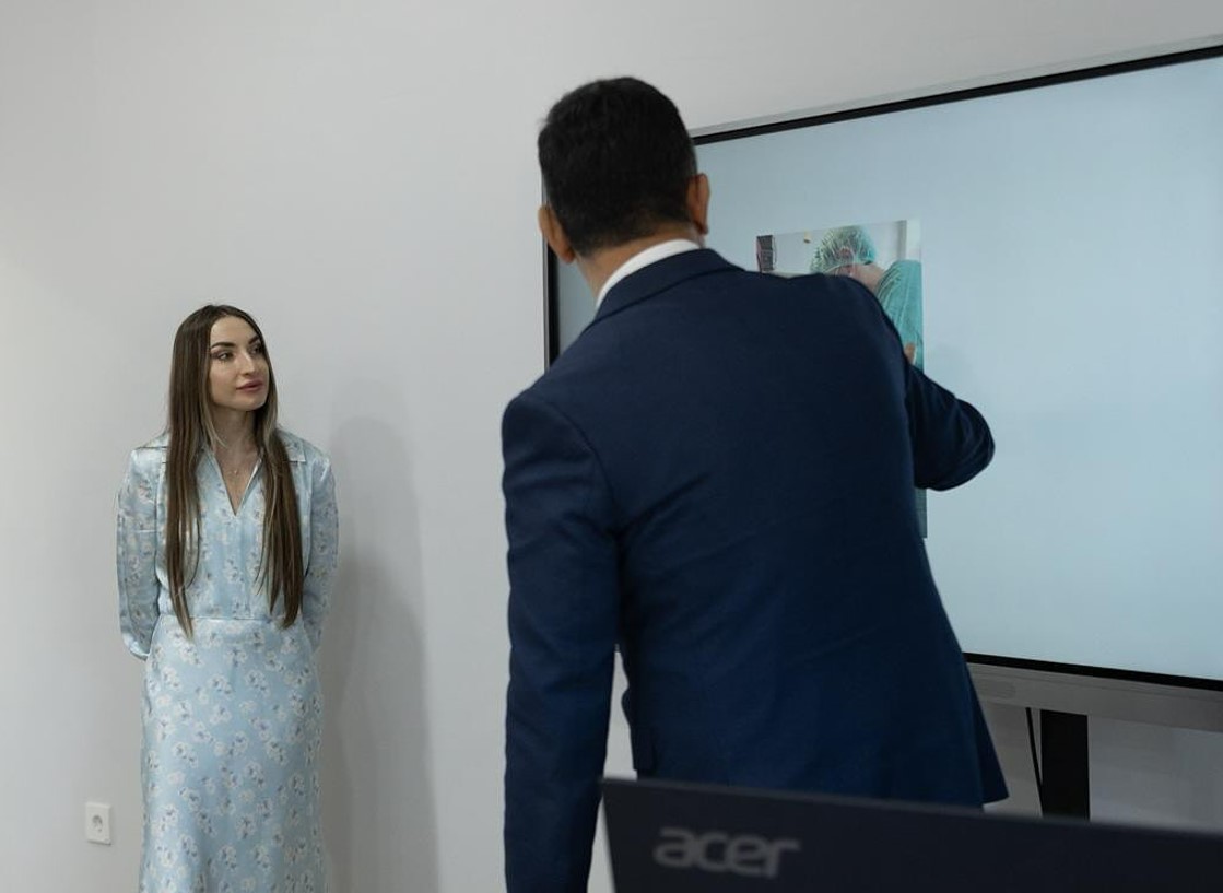 Алёна Алиева поделилась кадрами из ветклиники