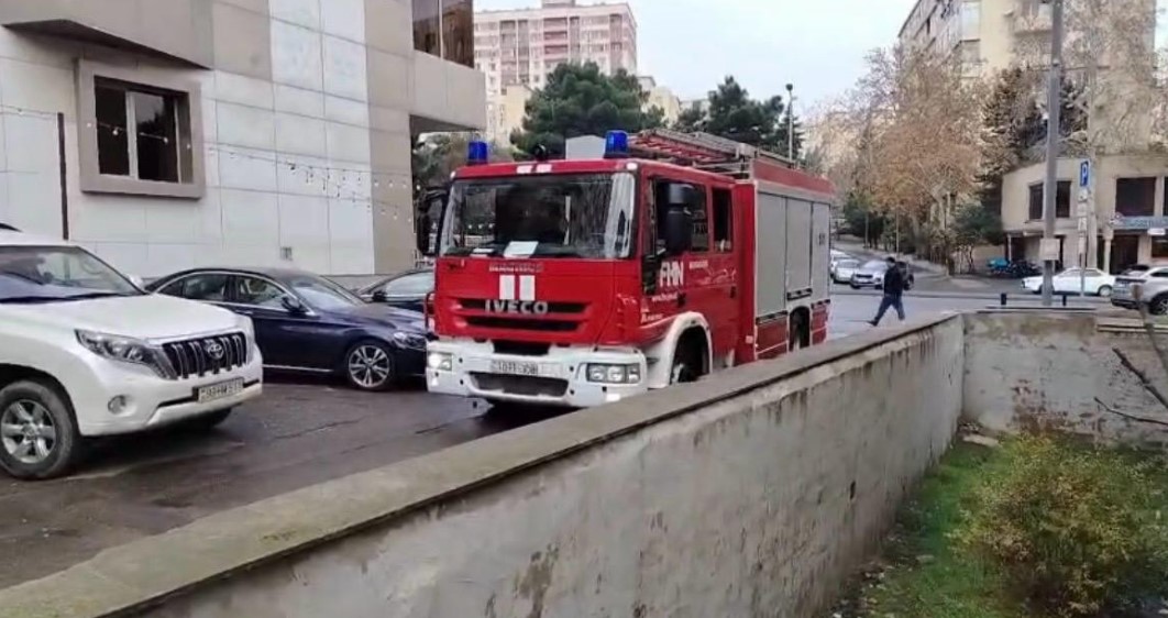 Взрыв в многоэтажке в Насиминском районе