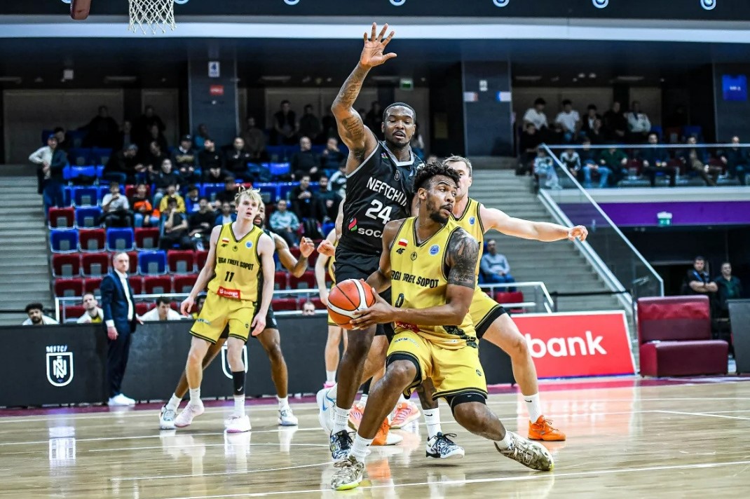 Баскетболисты «Нефтчи» победили в родных стенах польский клуб