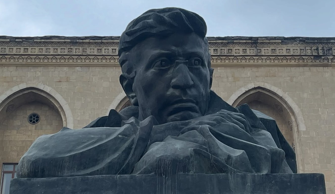 Бюст Джафара Джаббарлы обретет новую жизнь