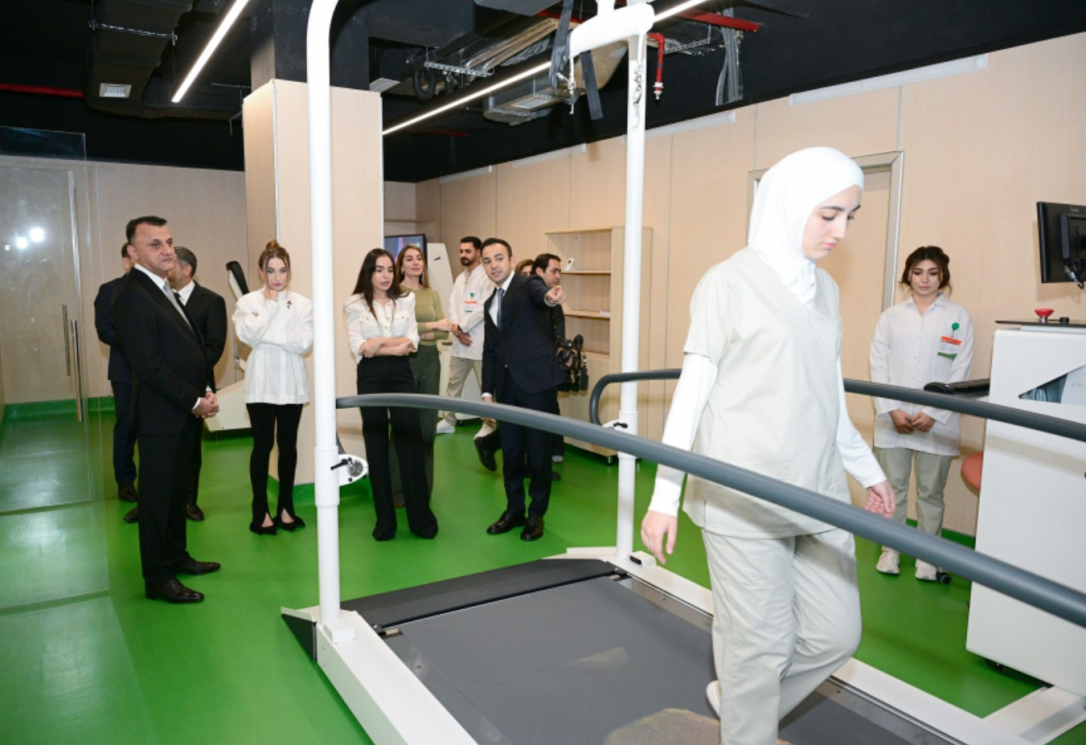 В Баку открылись роботизированные центры реабилитации и трансплантации костного мозга