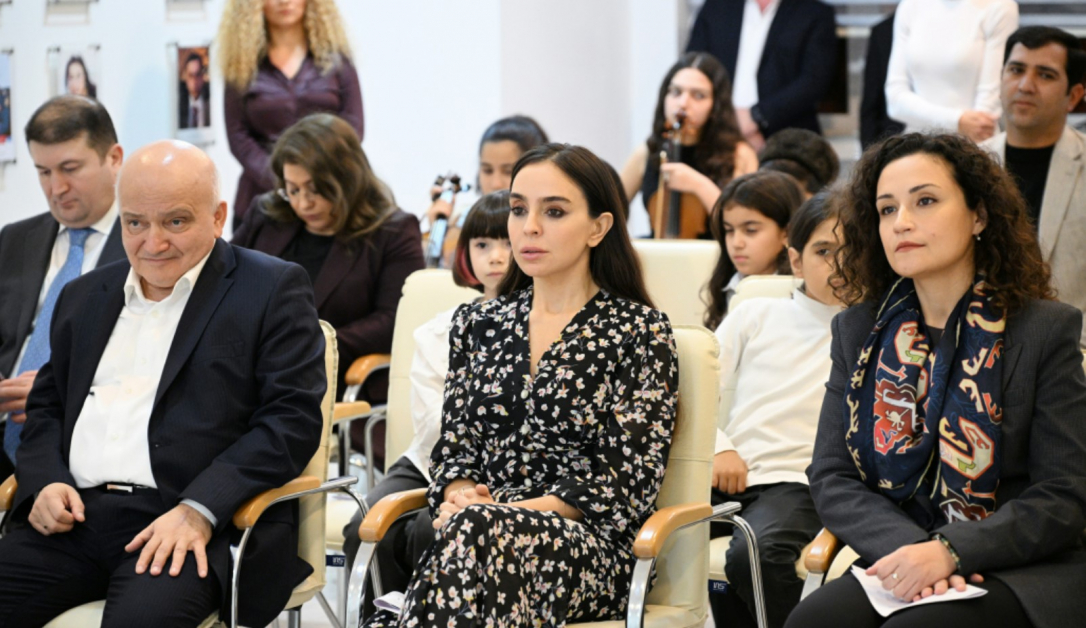 Лейла Алиева посетила Среднюю специальную музыкальную школу имени Бюльбюля