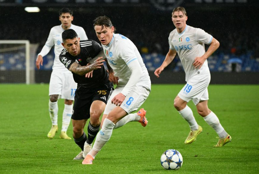 "Карабах" проиграл "Наполи"