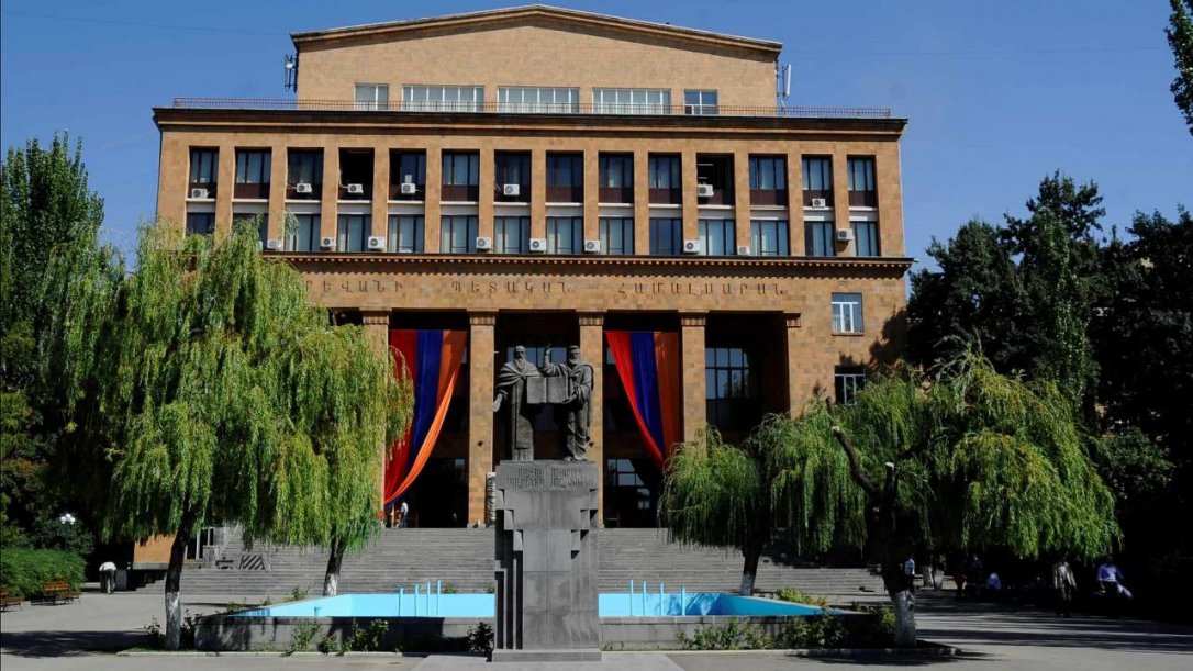 В школах Армении начнут преподавать азербайджанский язык