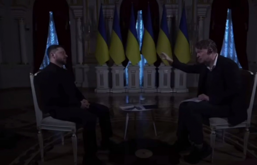 «Ну, жизнь». Зеленский спокойно отреагировал на отключение света во время интервью