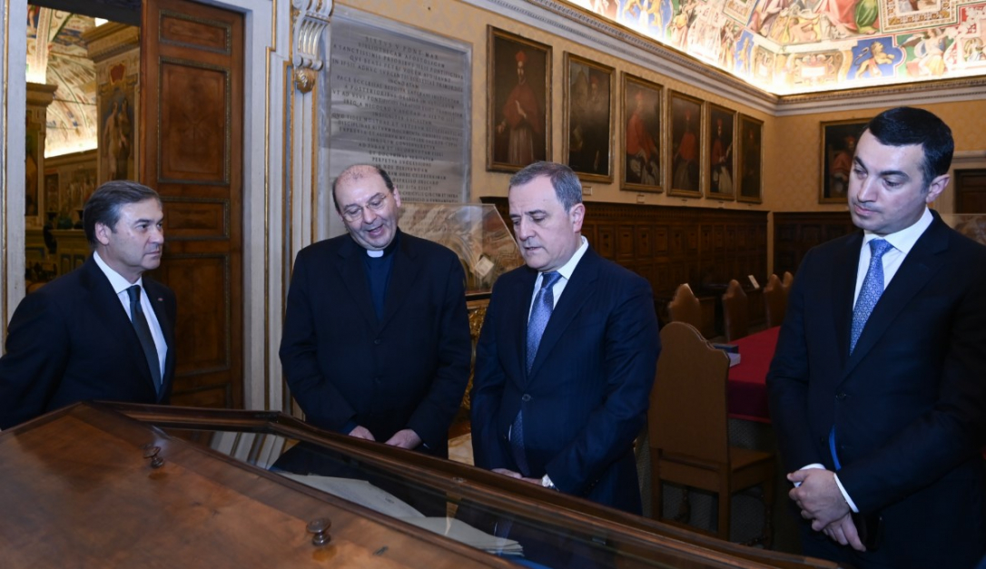 Байрамов восхищён уникальной библиотекой Ватикана