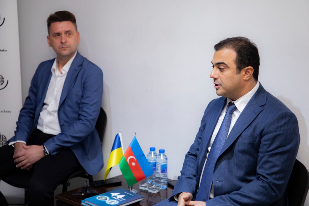 "44 дня в 2020-м": Коваленко презентовал в Баку книгу о Второй карабахской войне