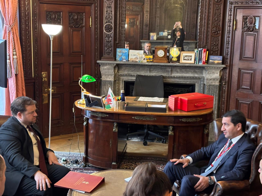 Хикмет Гаджиев и госминистр Великобритании обсудили новые направления сотрудничества