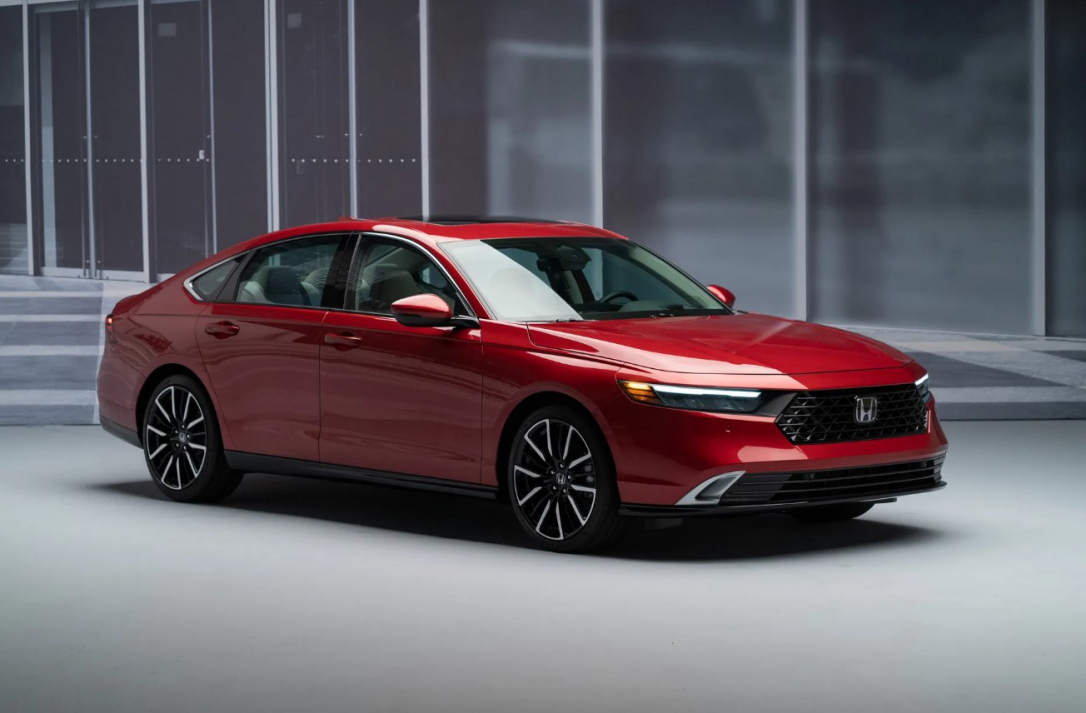 Honda отзывает седаны Accord из-за риска остановки двигателя