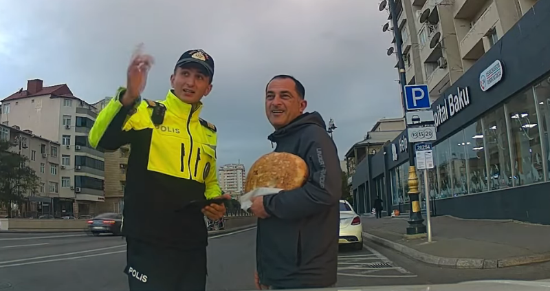 В Баку дорожная полиция провела профилактические беседы с нарушителями