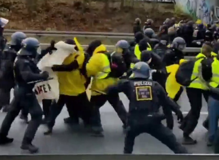 Массовые протесты в Германии