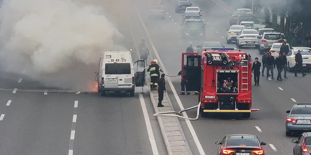 Пожар на проспекте Гейдара Алиева спровоцировал пробку в Баку