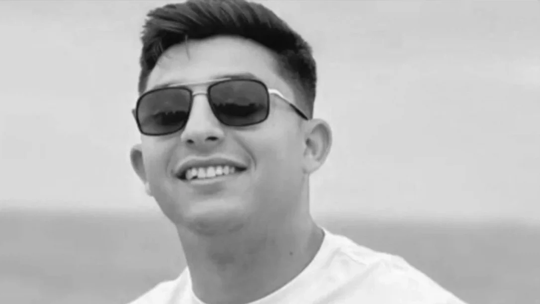 Погибший при крушении турецкого самолёта Беркай Караджа вёз в подарок отцу азербайджанский чай