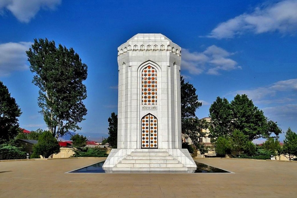 Исторический мавзолей Гусейна Джавида ждёт реставрация