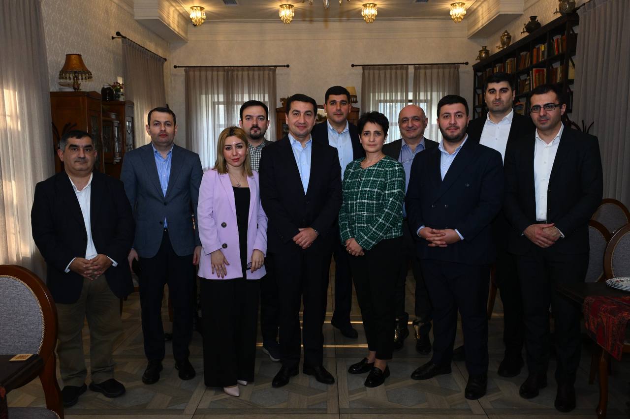 Арег Кочинян: Хикмет Гаджиев передал послание армянскому обществу 1 Арег Кочинян: Хикмет Гаджиев передал послание армянскому обществу