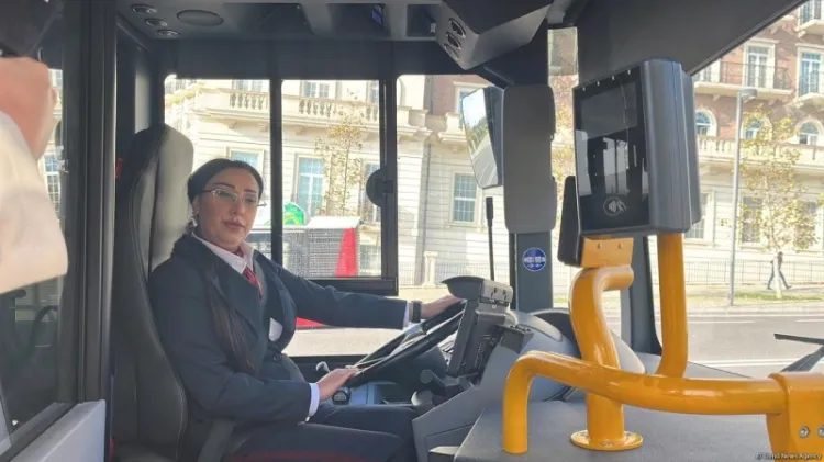 Женщины-водители BakuBus приступили к работе