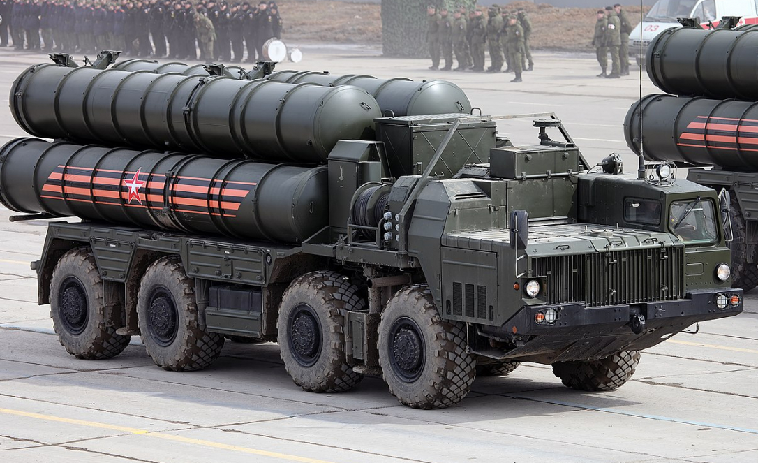 Россиянин пойман при попытке вывоза секретных военных документов для пакистанской разведки