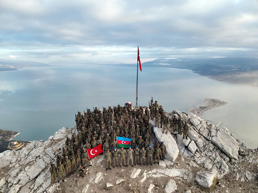 Азербайджанские военные освоили современные тактики боя и новые технологии