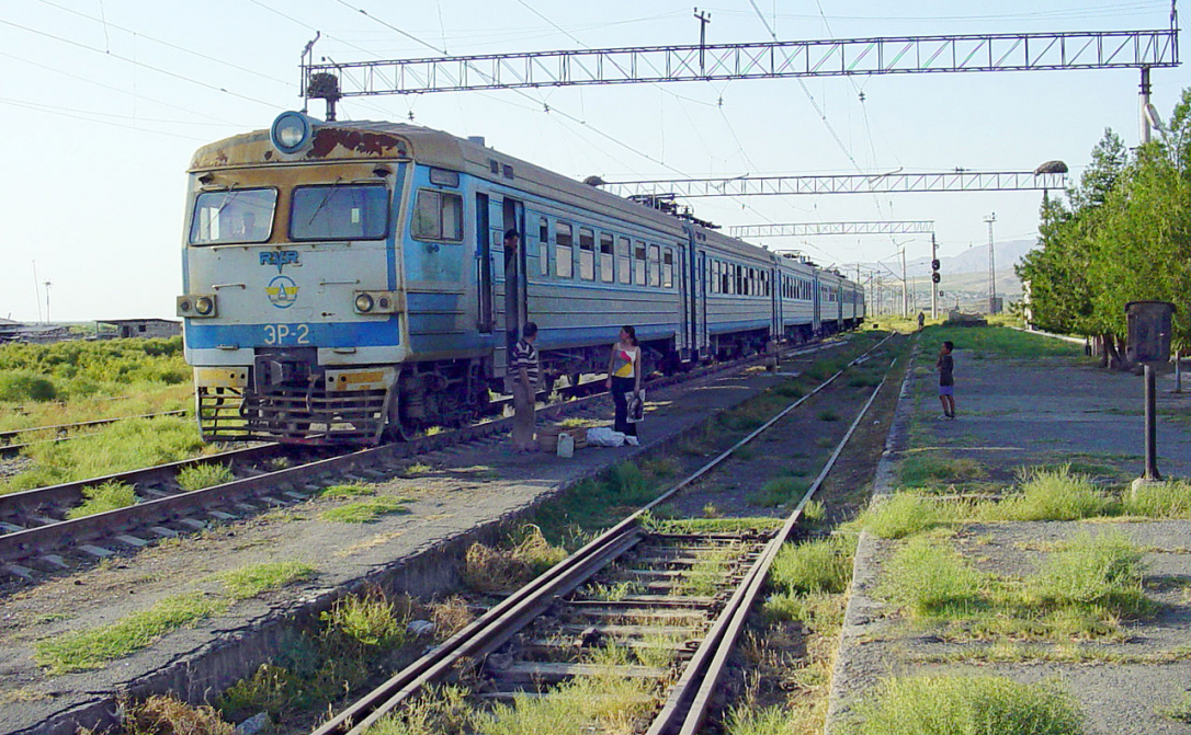 Пашинян попросил Россию восстановить ж/д участки из Армении в Азербайджан и Турцию