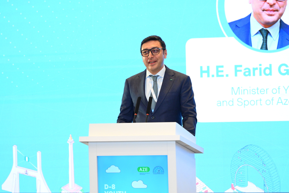 В Баку проходит Молодежный диалог D-8