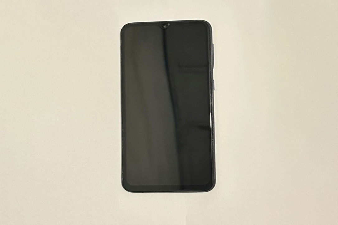 В Баку мать пыталась пронести в тюрьму телефон для сына