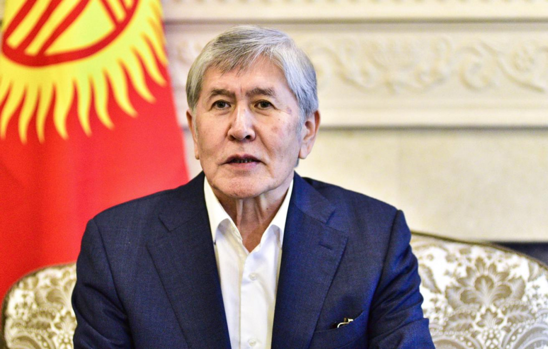 Жапаров лишил Атамбаева всех госнаград