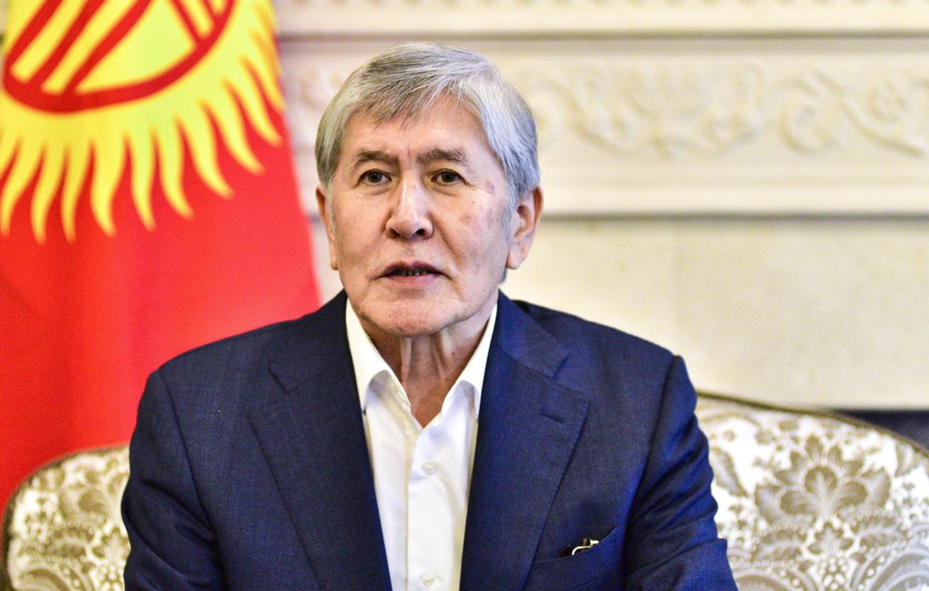 Жапаров лишил Атамбаева всех госнаград