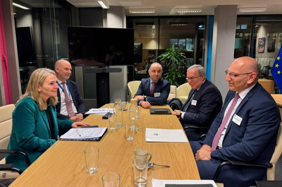 Азербайджан и ЕС обменялись мнениями о перспективах развития отношений