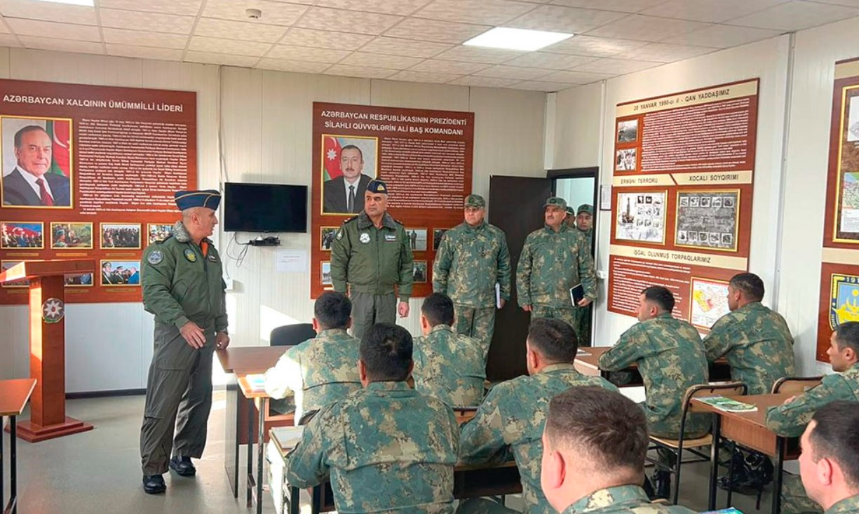 Генерал-лейтенант Исламзаде проверил служебно-боевую деятельность ВВС