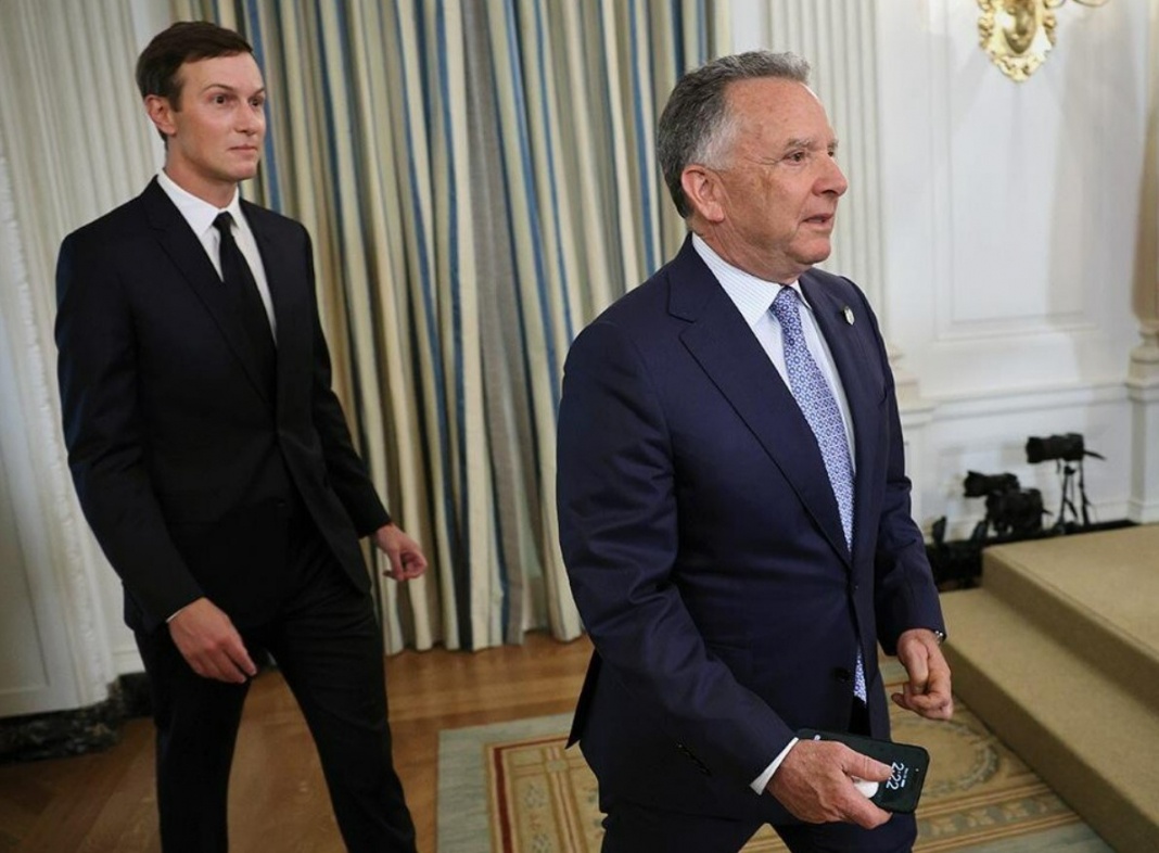 Сенатор США обвинил Уиткоффа и Кушнера в поддержке интересов России