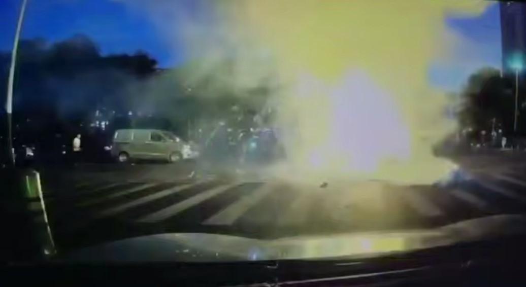 Неисправный аккумулятор превратил электровелосипед в огненный шар