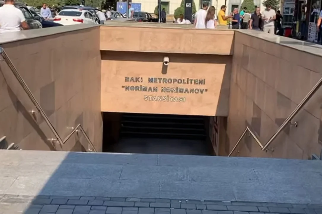 Мужчина, погладивший женщину в бакинском метро, отправился за решетку на 15 дней