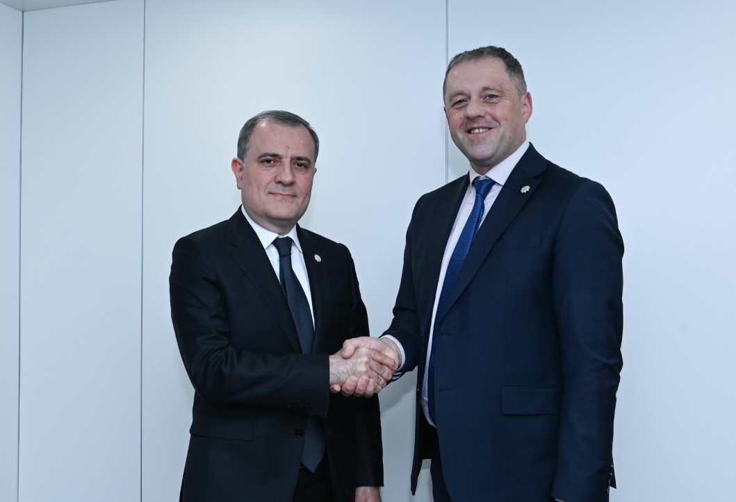 Азербайджан и Ирландия укрепляют политический диалог, торговые связи и гумсотрудничество