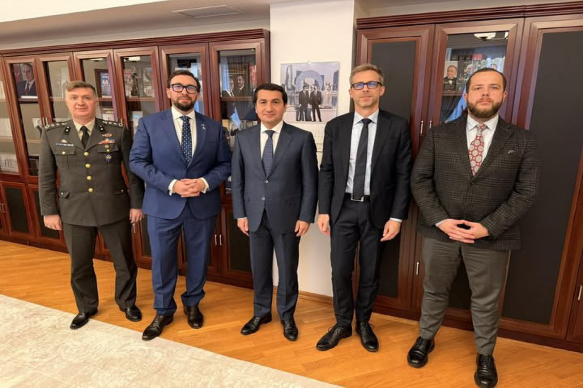 Глава офиса НАТО прибыл в Баку для переговоров