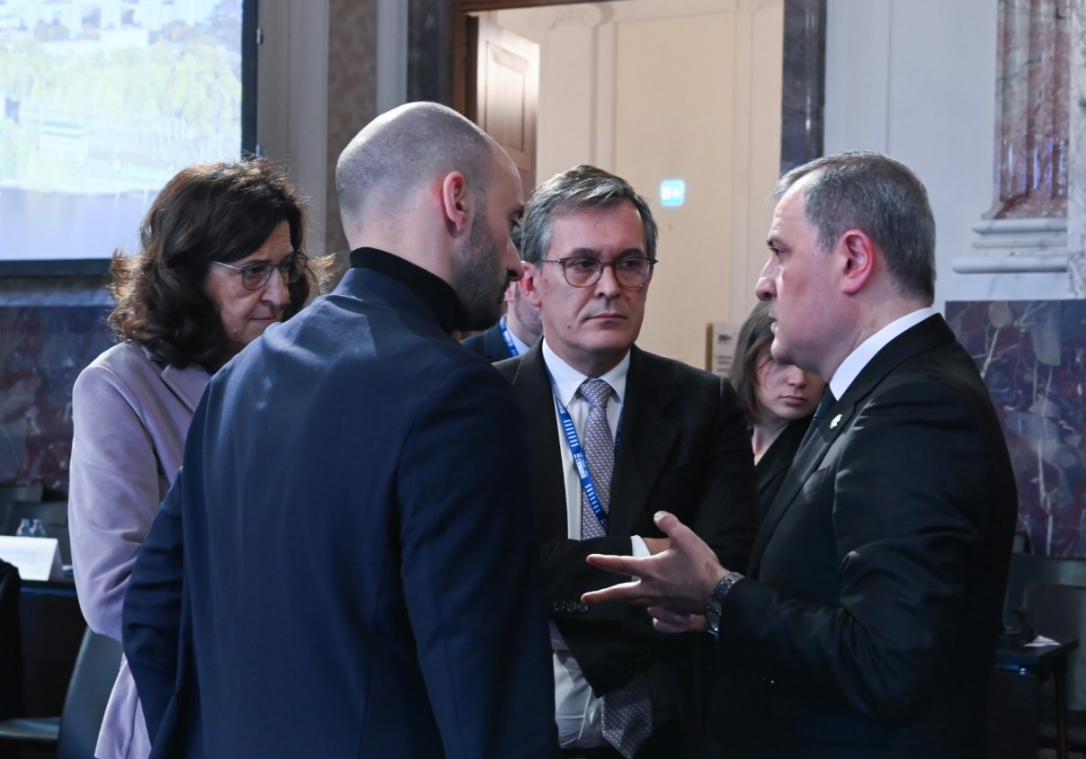 Баку и Париж обсудили в Вене перспективы отношений