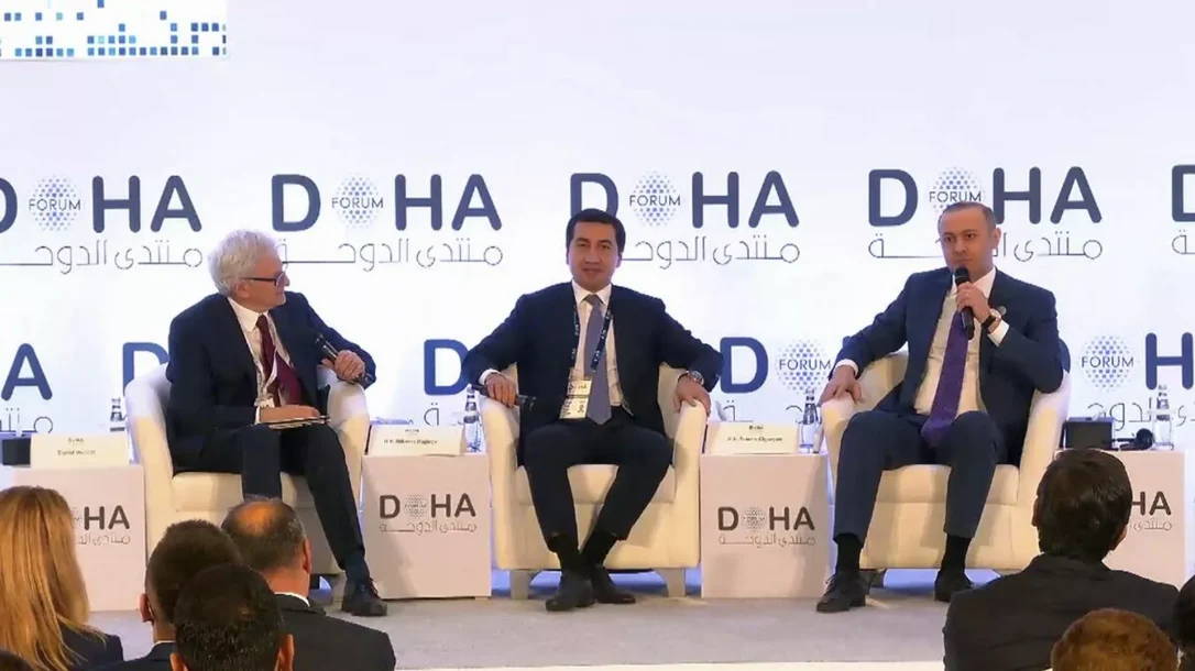 Григорян заявил на панельной дискуссии с Хикметом Гаджиевым об общих нарративах Баку и Еревана